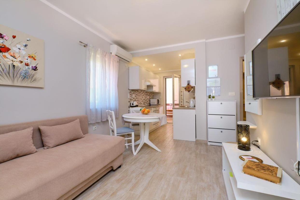 Apartments Enna Mali Lošinj Exterior foto
